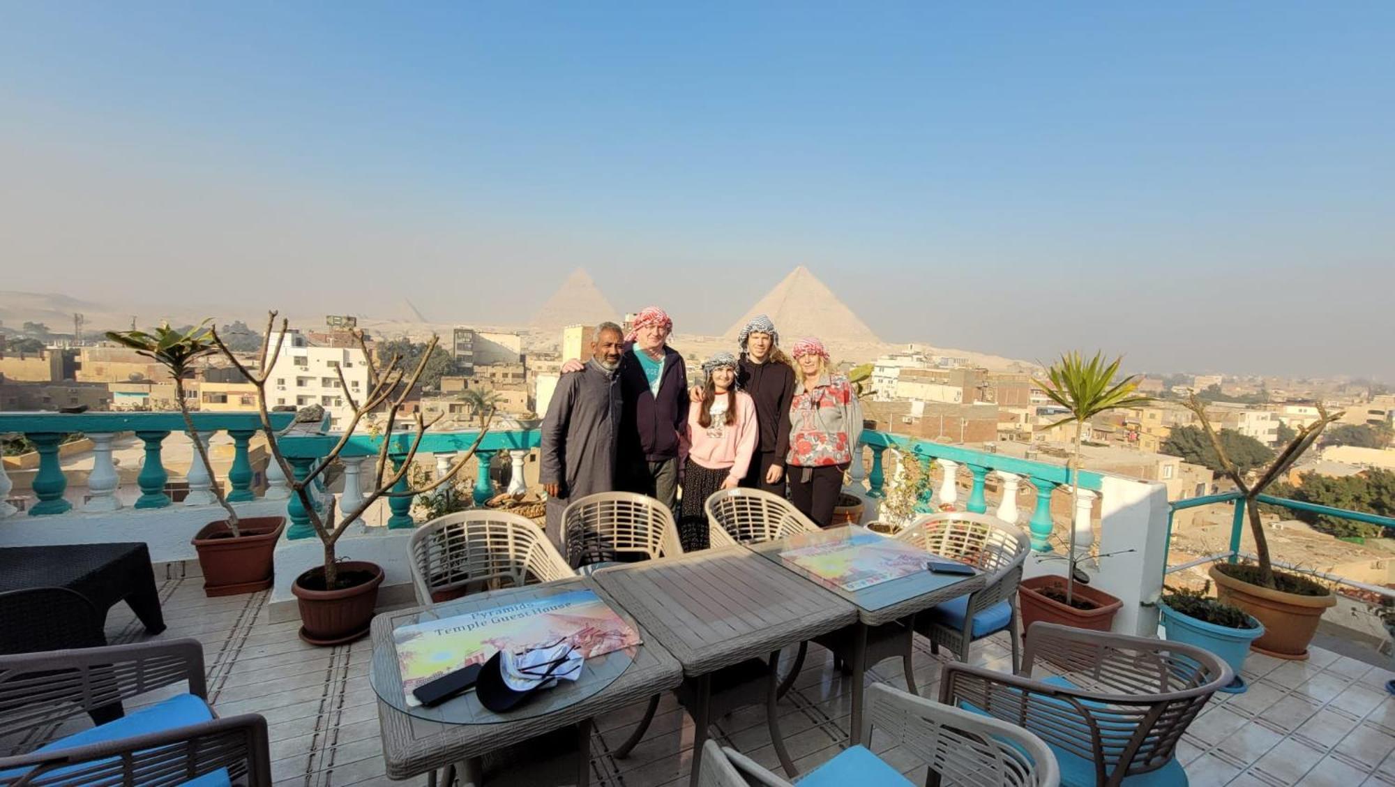 Pyramids Temple Guest House Kafret el-Gabal Kültér fotó
