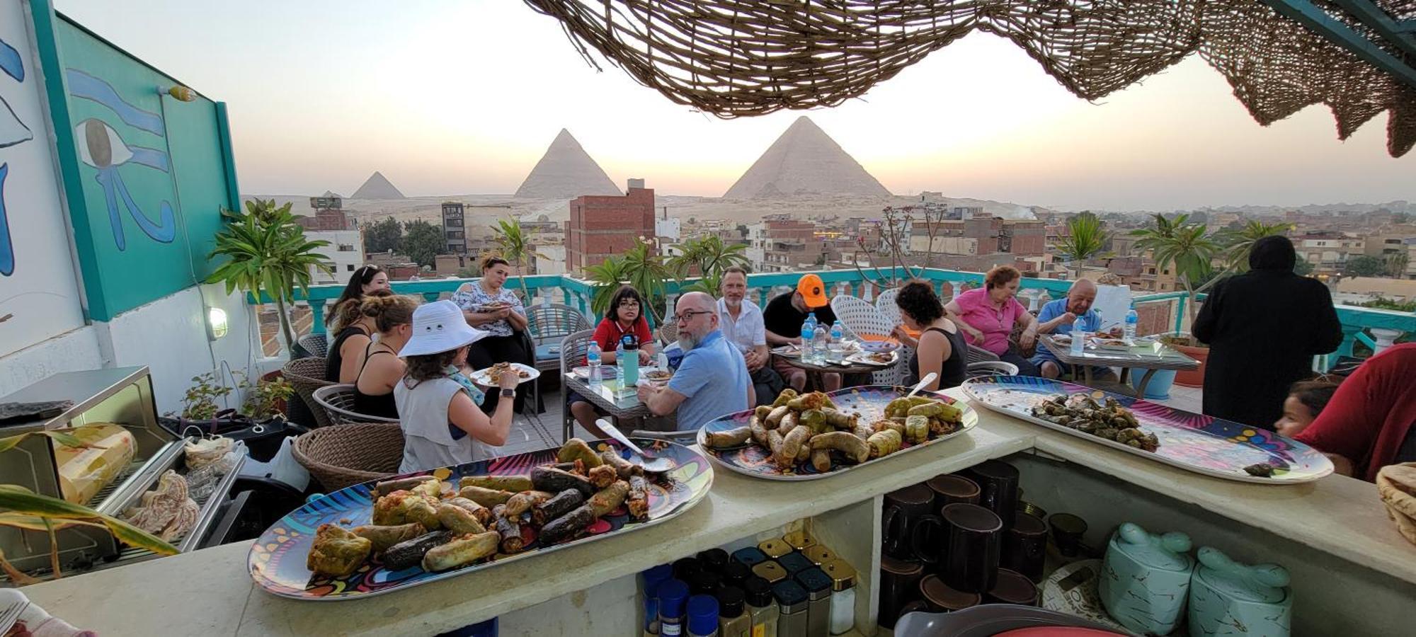 Pyramids Temple Guest House Kafret el-Gabal Kültér fotó